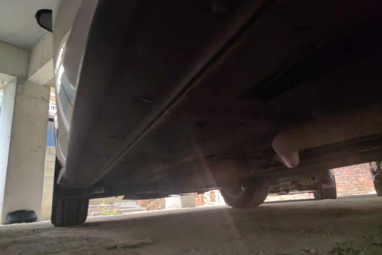 Used Dongfeng Fengon 580 2016 1.5T Manual Comfort Model Chassis Rear Left