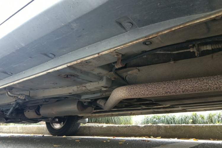 Used Dongfeng Fengon 580 2016 1.8L Manual Comfort Model Chassis Rear Left