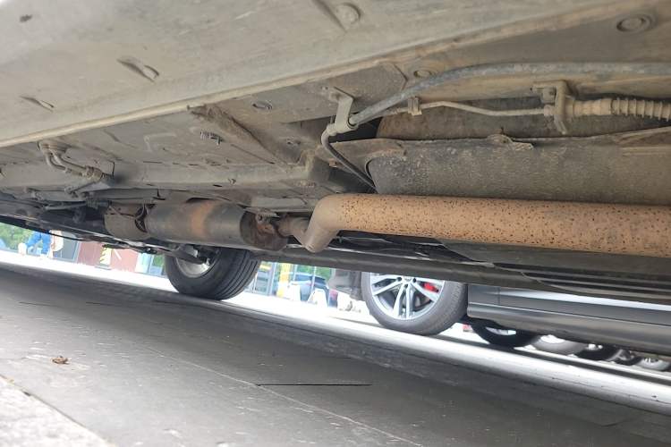 Used Dongfeng Fengon 580 2016 1.8L Manual Comfort Model Chassis Rear Left