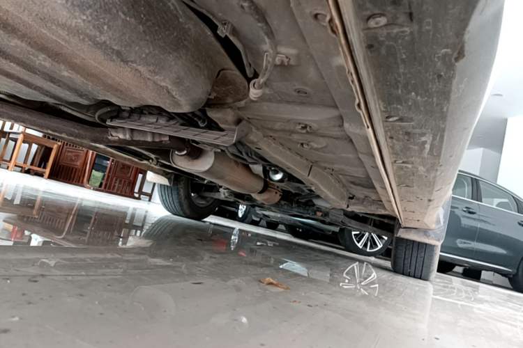 Used Dongfeng Fengon 580 2016 1.8L Manual Comfort Model Chassis Rear Right