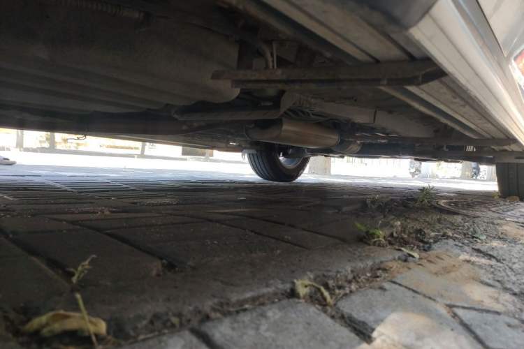Used Dongfeng Fengon 580 2016 1.8L Manual Comfort Model Chassis Rear Right
