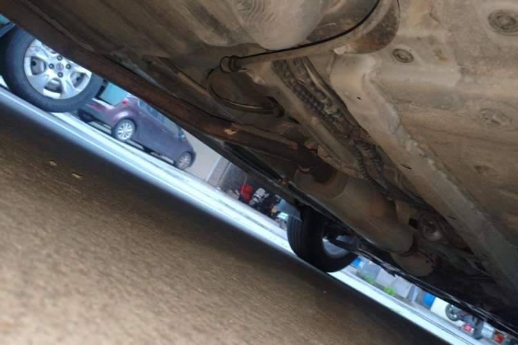 Used Dongfeng Fengon 580 2016 1.8L Manual Comfort Model Chassis Rear Right