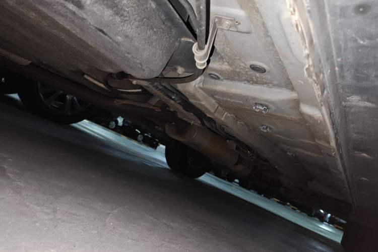 Used Dongfeng Fengon 580 2016 1.8L Manual Comfort Model Chassis Rear Right