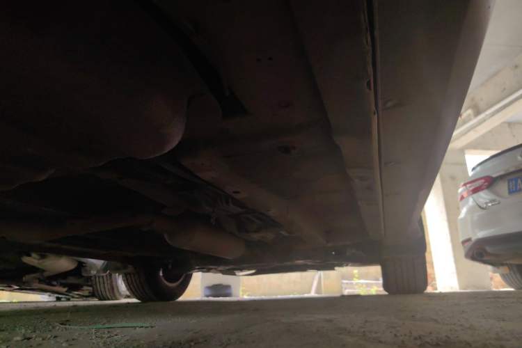 Used Dongfeng Fengon 580 2016 1.5T Manual Comfort Model Chassis Rear Right