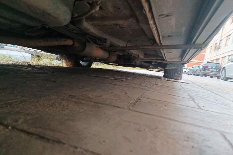 Used Dongfeng Fengon 580 2016 1.8L Manual Comfort Model Chassis Rear Right