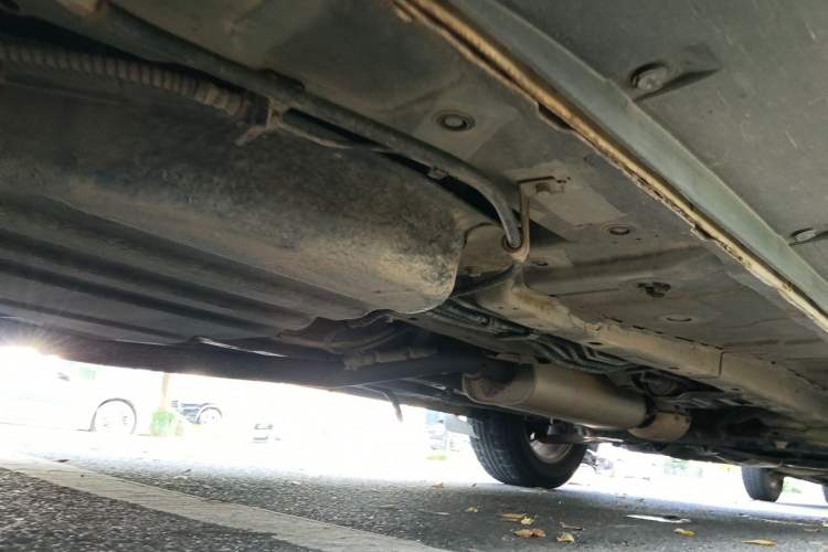 Used Dongfeng Fengon 580 2016 1.8L Manual Comfort Model Chassis Rear Right