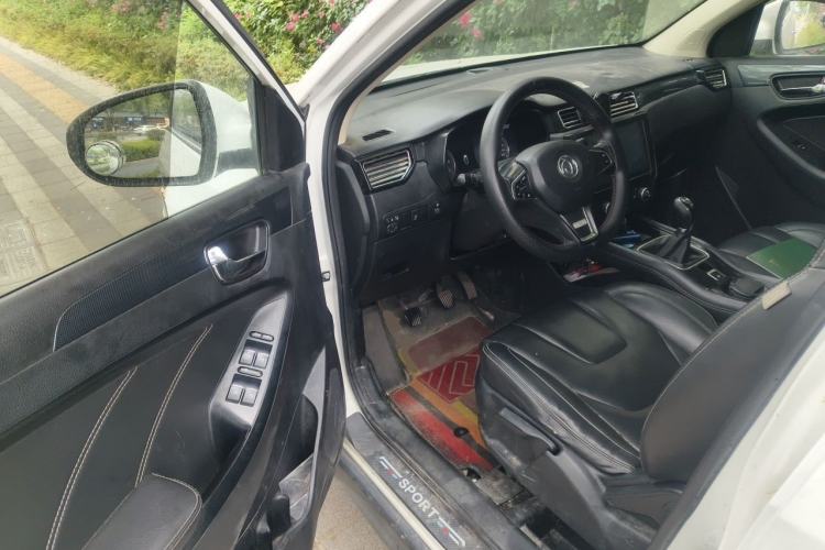 Used Dongfeng Fengon 580 2016 1.5T Manual Luxury Edition Driver Seat