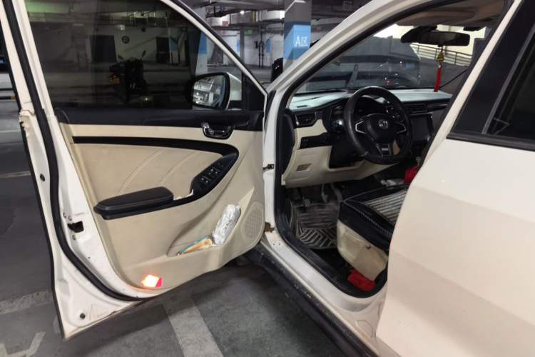 Used Dongfeng Fengon 580 2016 1.5T Manual Luxury Edition Driver Seat