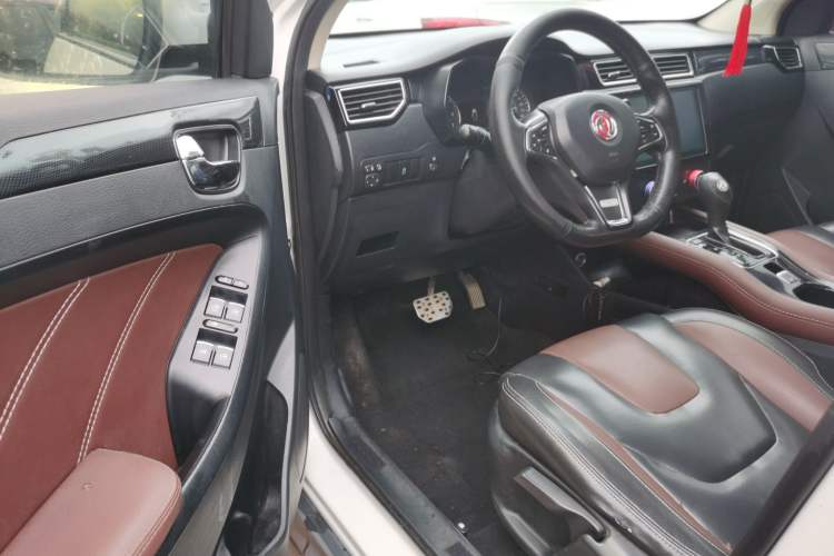 Used Dongfeng Fengon 580 2016 Revised Version 1.5T CVT Luxury Edition Driver Seat