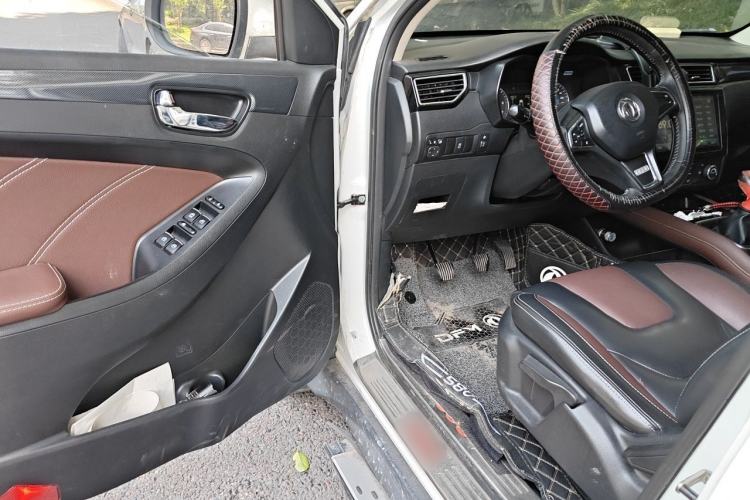 Used Dongfeng Fengon 580 2016 1.5T Manual Luxury Edition Driver Seat