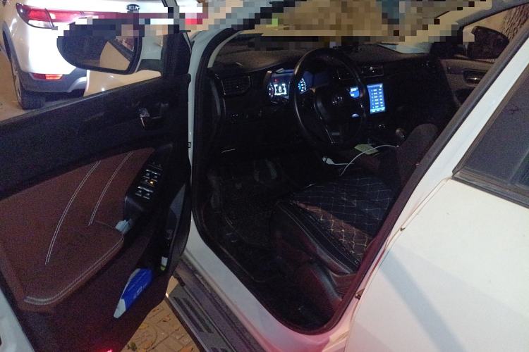 Used Dongfeng Fengon 580 2016 1.5T Manual Luxury Edition Driver Seat