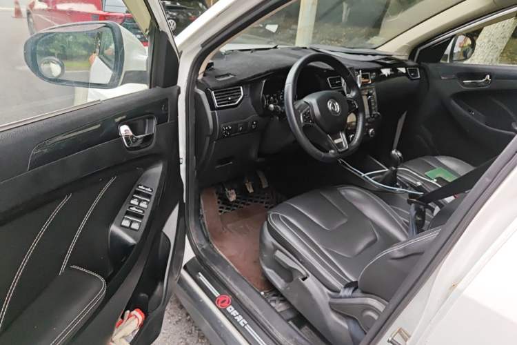 Used Dongfeng Fengon 580 2016 1.8L Manual Comfort Model Driver Seat