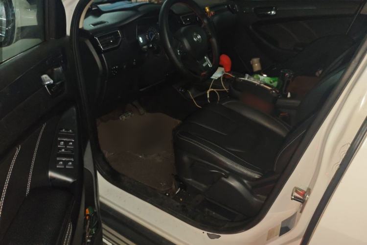 Used Dongfeng Fengon 580 2016 1.5T CVT Luxury Model Driver Seat