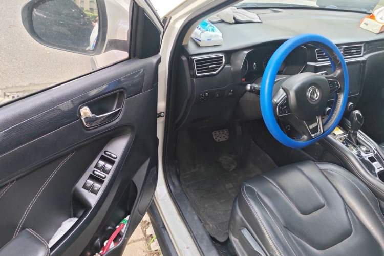 Used Dongfeng Fengon 580 2016 Revised Version 1.5T CVT Luxury Edition Driver Seat
