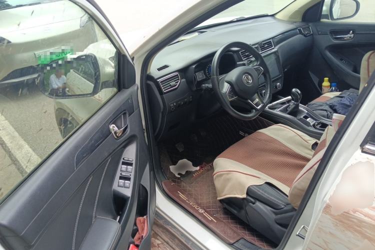 Used Dongfeng Fengon 580 2016 1.5T Manual Luxury Edition Driver Seat