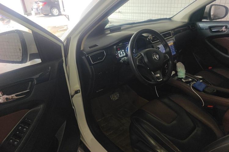 Used Dongfeng Fengon 580 2016 Revised Version 1.5T CVT Luxury Edition Driver Seat