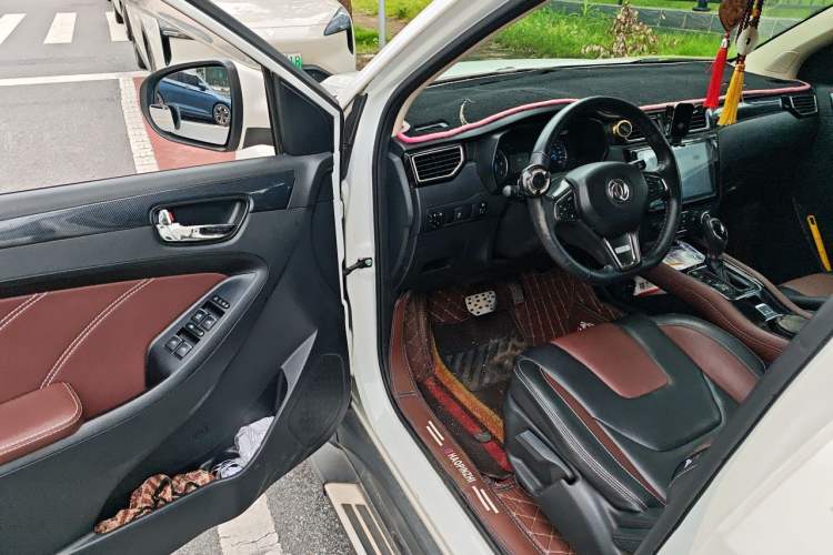 Used Dongfeng Fengon 580 2016 Revised Version 1.5T CVT Luxury Edition Driver Seat