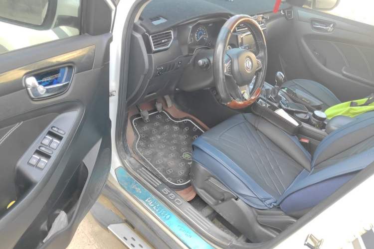 Used Dongfeng Fengon 580 2016 1.5T Manual Luxury Edition Driver Seat