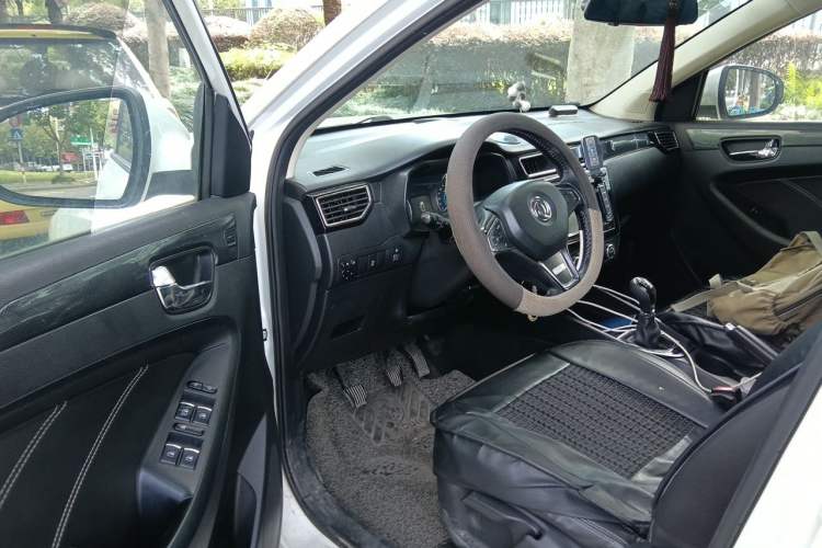 Used Dongfeng Fengon 580 2016 1.8L Manual Comfort Model Driver Seat