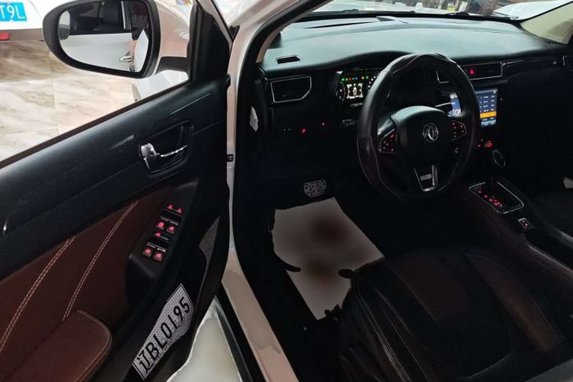 Used Dongfeng Fengon 580 2016 Revised Version 1.5T CVT Luxury Edition Driver Seat