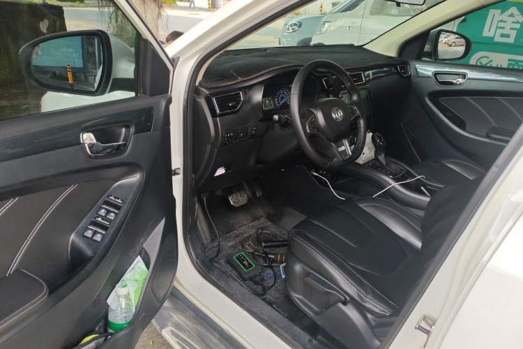 Used Dongfeng Fengon 580 2016 Revised Version 1.5T CVT Luxury Edition Driver Seat