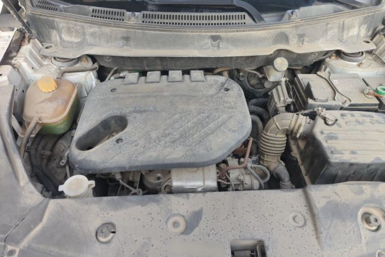 Used Dongfeng Fengon 580 2016 1.5T Manual Comfort Model Engine Bay