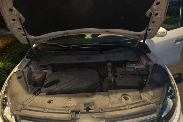 Used Dongfeng Fengon 580 2016 1.5T Manual Luxury Edition Engine Bay