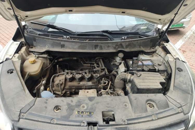 Used Dongfeng Fengon 580 2016 1.5T Manual Luxury Edition Engine Bay