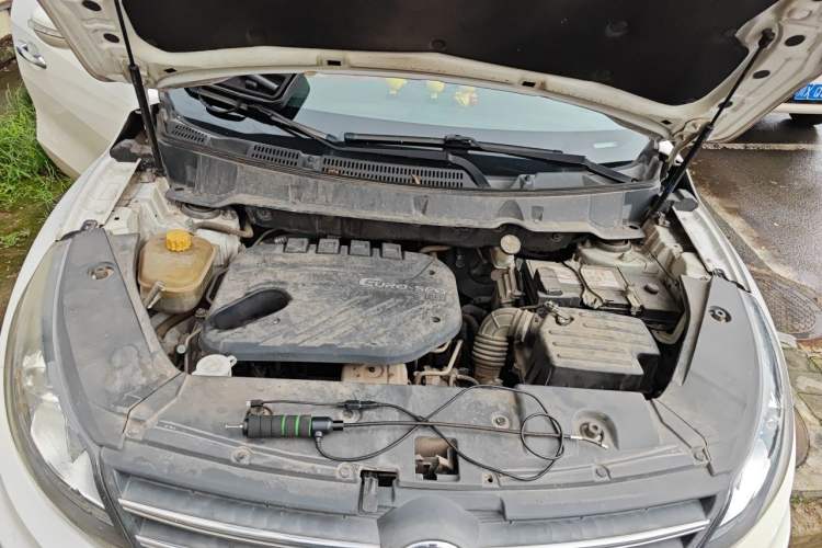 Used Dongfeng Fengon 580 2016 1.5T Manual Luxury Edition Engine Bay