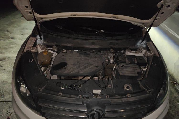 Used Dongfeng Fengon 580 2016 1.5T Manual Luxury Edition Engine Bay