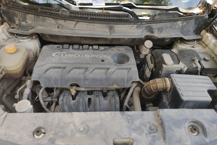 Used Dongfeng Fengon 580 2016 1.8L Manual Comfort Model Engine Bay