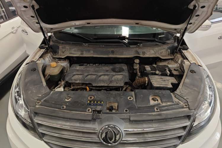 Used Dongfeng Fengon 580 2016 1.8L Manual Comfort Model Engine Bay