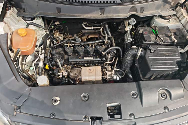 Used Dongfeng Fengon 580 2016 1.5T Manual Luxury Edition Engine Bay