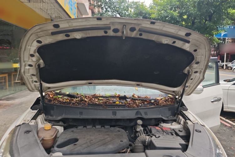 Used Dongfeng Fengon 580 2016 1.5T Manual Luxury Edition Engine Bay