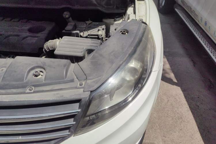 Used Dongfeng Fengon 580 2016 1.8L Manual Comfort Model Engine Bay Left