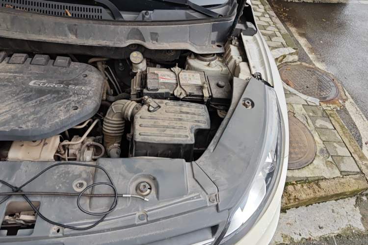 Used Dongfeng Fengon 580 2016 1.5T Manual Luxury Edition Engine Bay Left