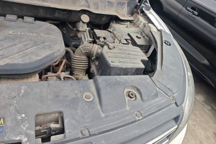 Used Dongfeng Fengon 580 2016 1.5T Manual Luxury Edition Engine Bay Left