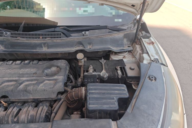 Used Dongfeng Fengon 580 2016 1.8L Manual Comfort Model Engine Bay Left