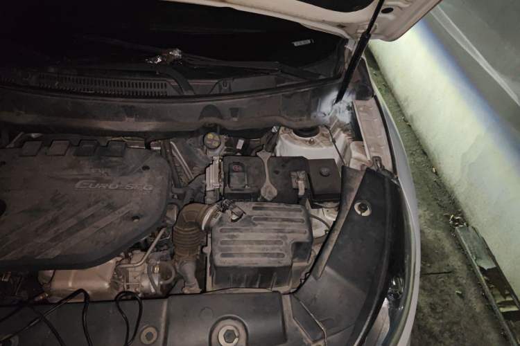 Used Dongfeng Fengon 580 2016 1.5T Manual Luxury Edition Engine Bay Left