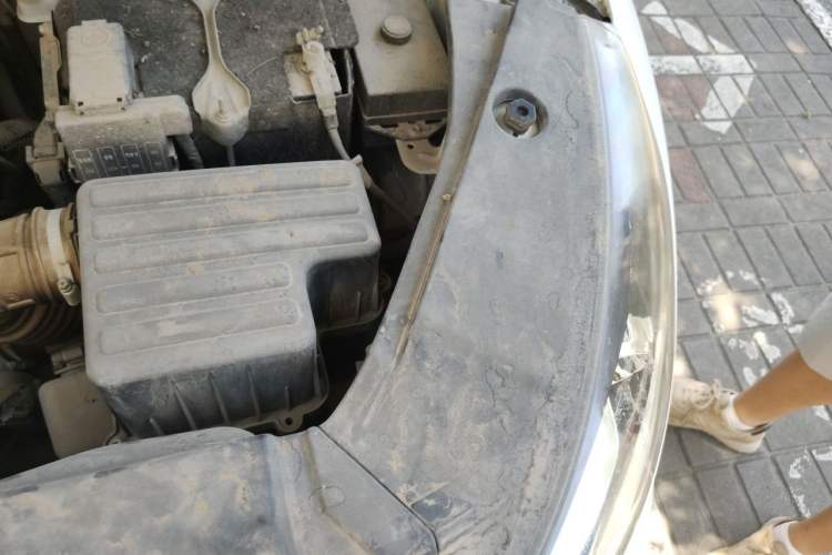 Used Dongfeng Fengon 580 2016 1.8L Manual Comfort Model Engine Bay Left