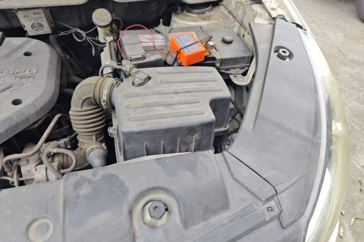 Used Dongfeng Fengon 580 2016 1.5T Manual Luxury Edition Engine Bay Left