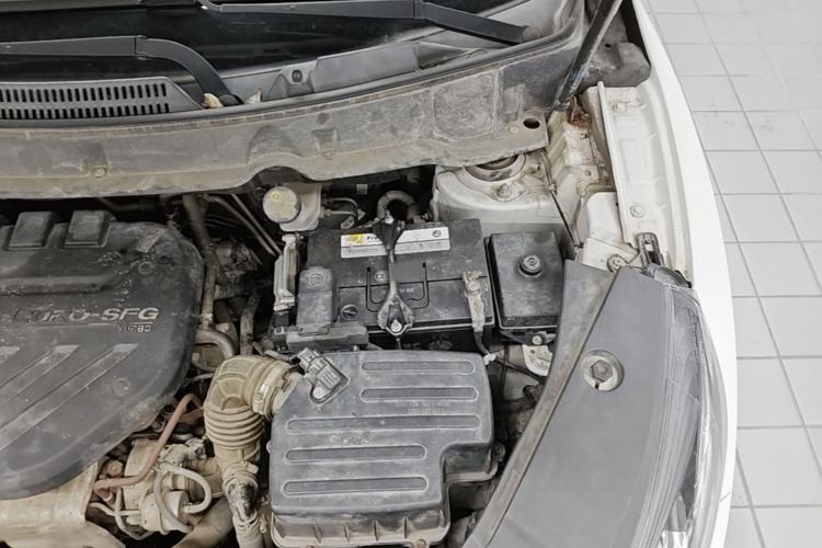 Used Dongfeng Fengon 580 2016 1.5T Manual Luxury Edition Engine Bay Left