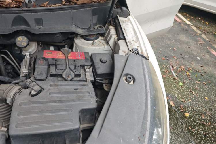 Used Dongfeng Fengon 580 2016 1.5T Manual Luxury Edition Engine Bay Left