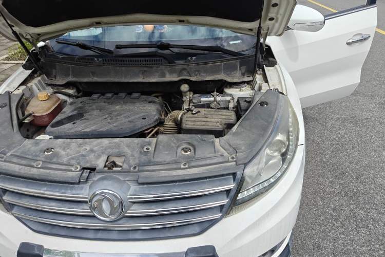 Used Dongfeng Fengon 580 2016 1.5T Manual Luxury Edition Engine Bay Left