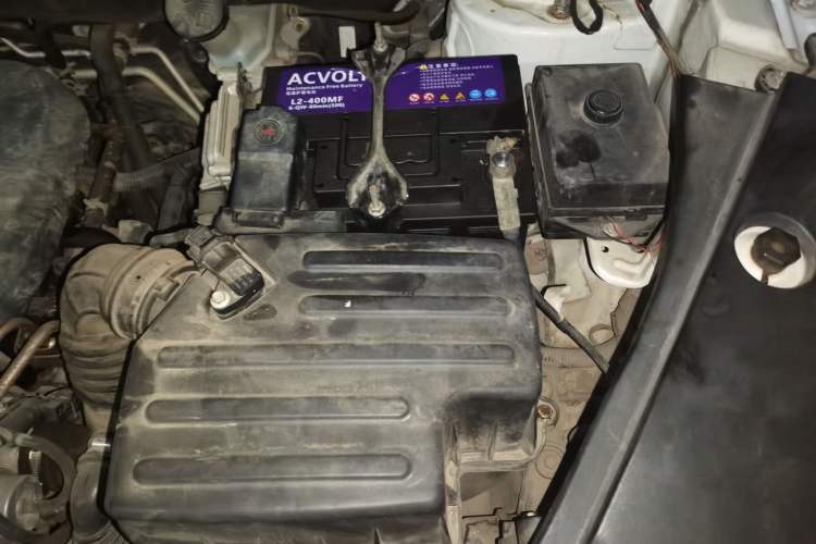 Used Dongfeng Fengon 580 2016 1.5T Manual Luxury Edition Engine Bay Left
