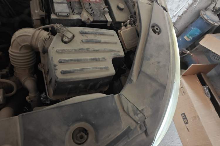 Used Dongfeng Fengon 580 2016 1.5T Manual Luxury Edition Engine Bay Left