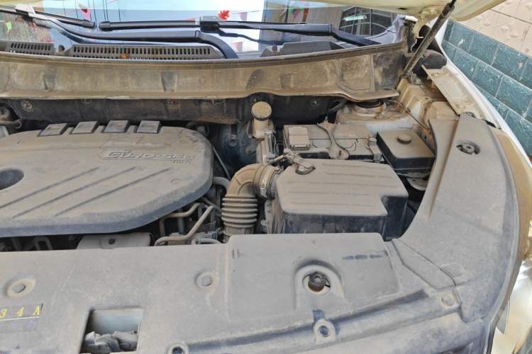 Used Dongfeng Fengon 580 2016 1.5T Manual Luxury Edition Engine Bay Left