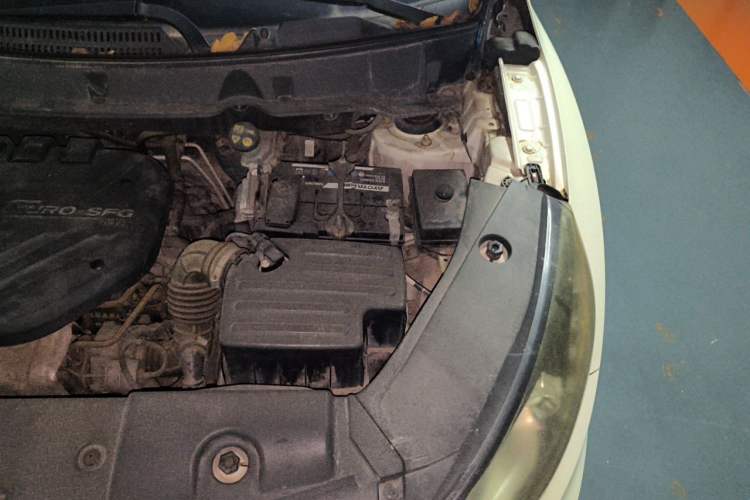 Used Dongfeng Fengon 580 2016 1.5T Manual Luxury Edition Engine Bay Left