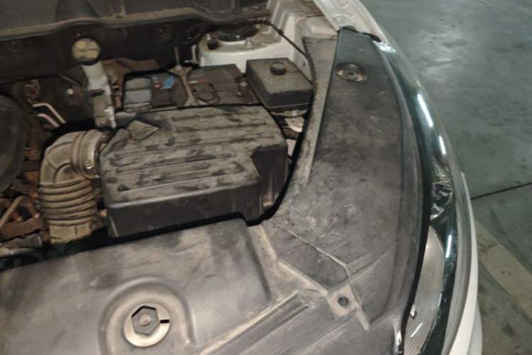 Used Dongfeng Fengon 580 2016 1.5T CVT Luxury Model Engine Bay Left