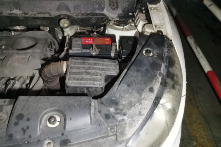 Used Dongfeng Fengon 580 2016 1.8L Manual Comfort Model Engine Bay Left